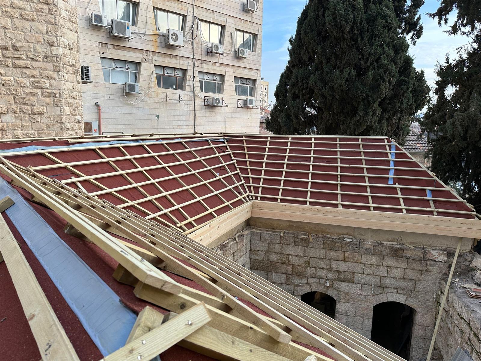 עבודה של התותחים בגגות