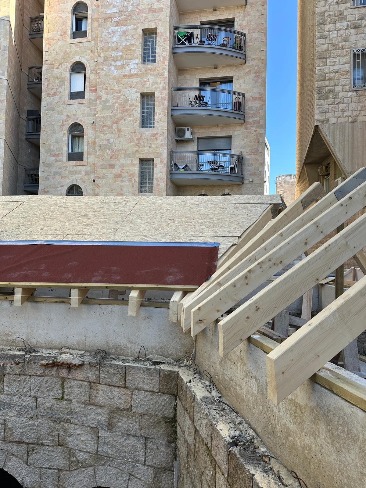 עבודה של התותחים בגגות